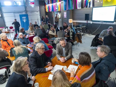 Yfirlitsmynd yfir íbúafund borgarstjóra í Spennistöðinni við Austurbæjarskóla