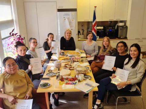 Starfsmenn með erlendan bakgrunn klára íslenskunámskeið