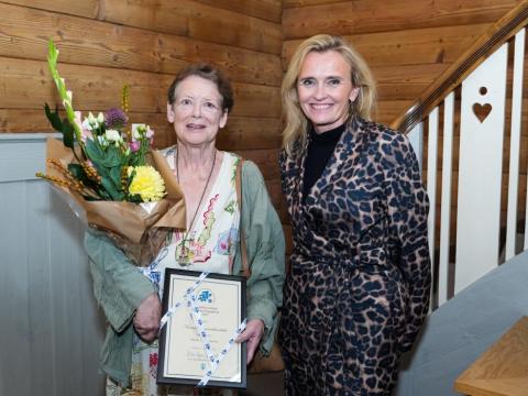 Nanna Rögnvaldardóttir, verðlaunahafi og Heiða Björg Hilmisdóttir, borgarstjóri að lokinni athöfn í Höfða.