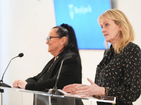 Heiða Björg Hilmisdóttir og Inga Sæland á blaðamannafundi