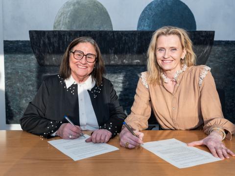 Inga Sæland, minister of education and children, and Mayor Heiða Björg Hilmisdóttir