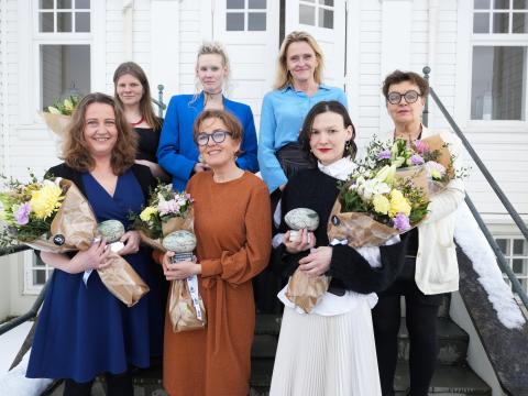 Verðlaunahafar Fjöruverðlaunanna ásamt Heiðu Björgu borgarstjóra að lokinni athöfn í Höfða.