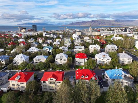 Reykjavík viewed from Hlíðar toward Mount Esja