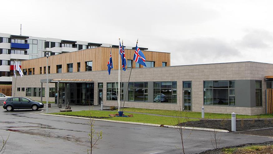 Framhlið Borga við Spöngina