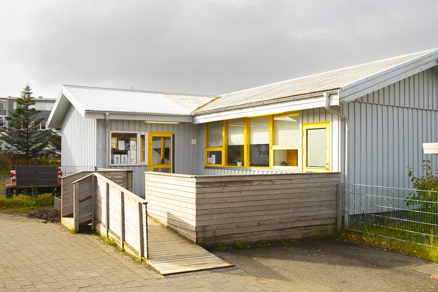 Entrance to Drafnarsteinn.