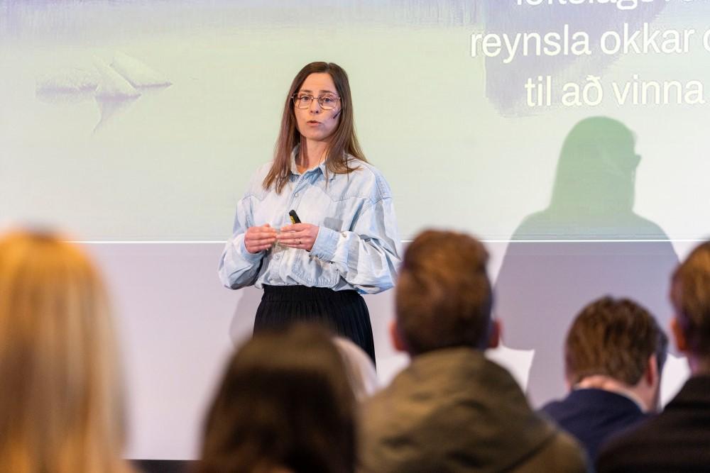 Margrét Ormslev Ásgeirsdóttir með kynningu á fundi um Athafnaborgina 2023.