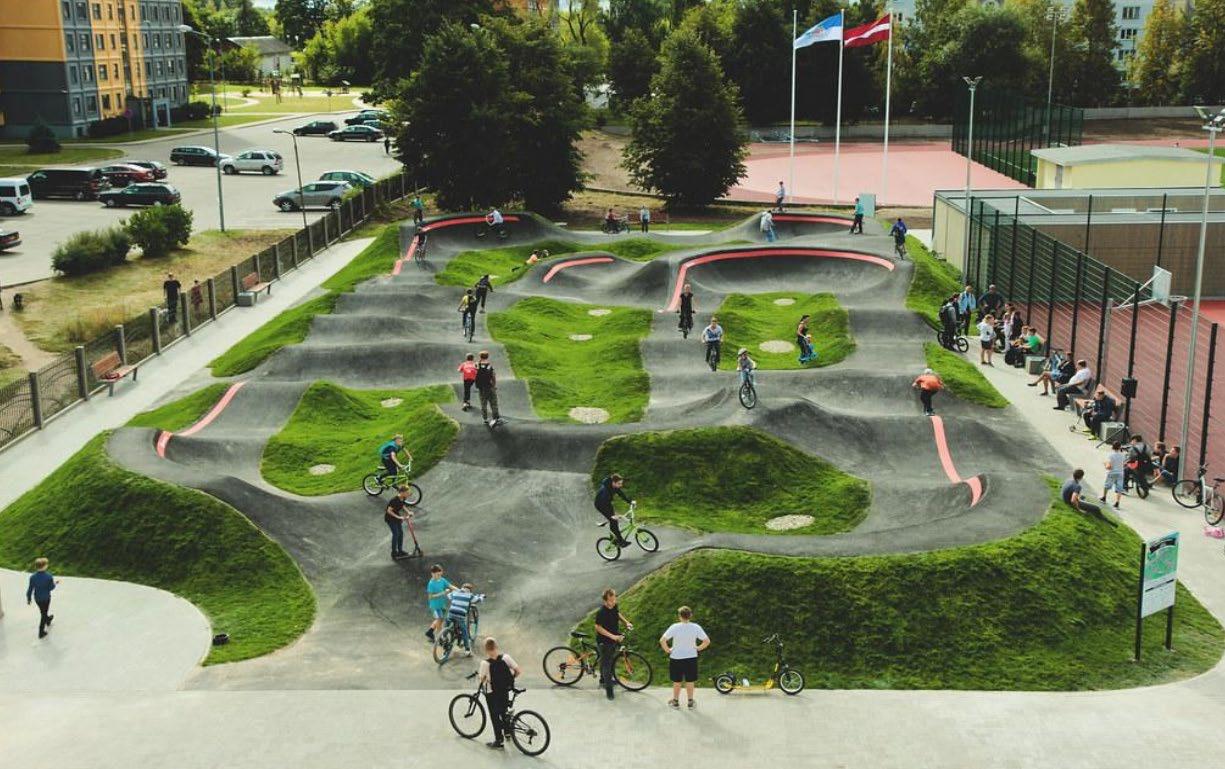 Pumptrack hjólasvæði