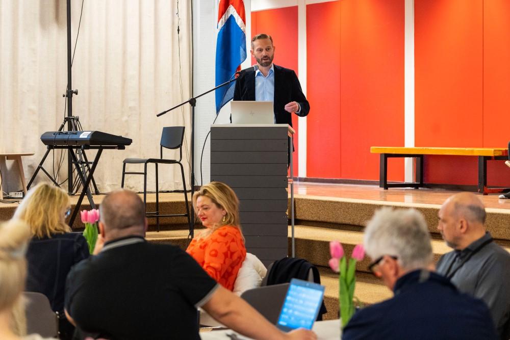 Kjördæmavika, heimsókn í Fellaskóla