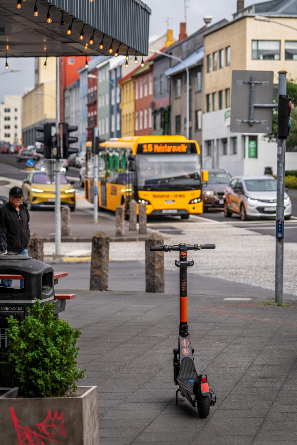 Strætó gengur um Hlemm