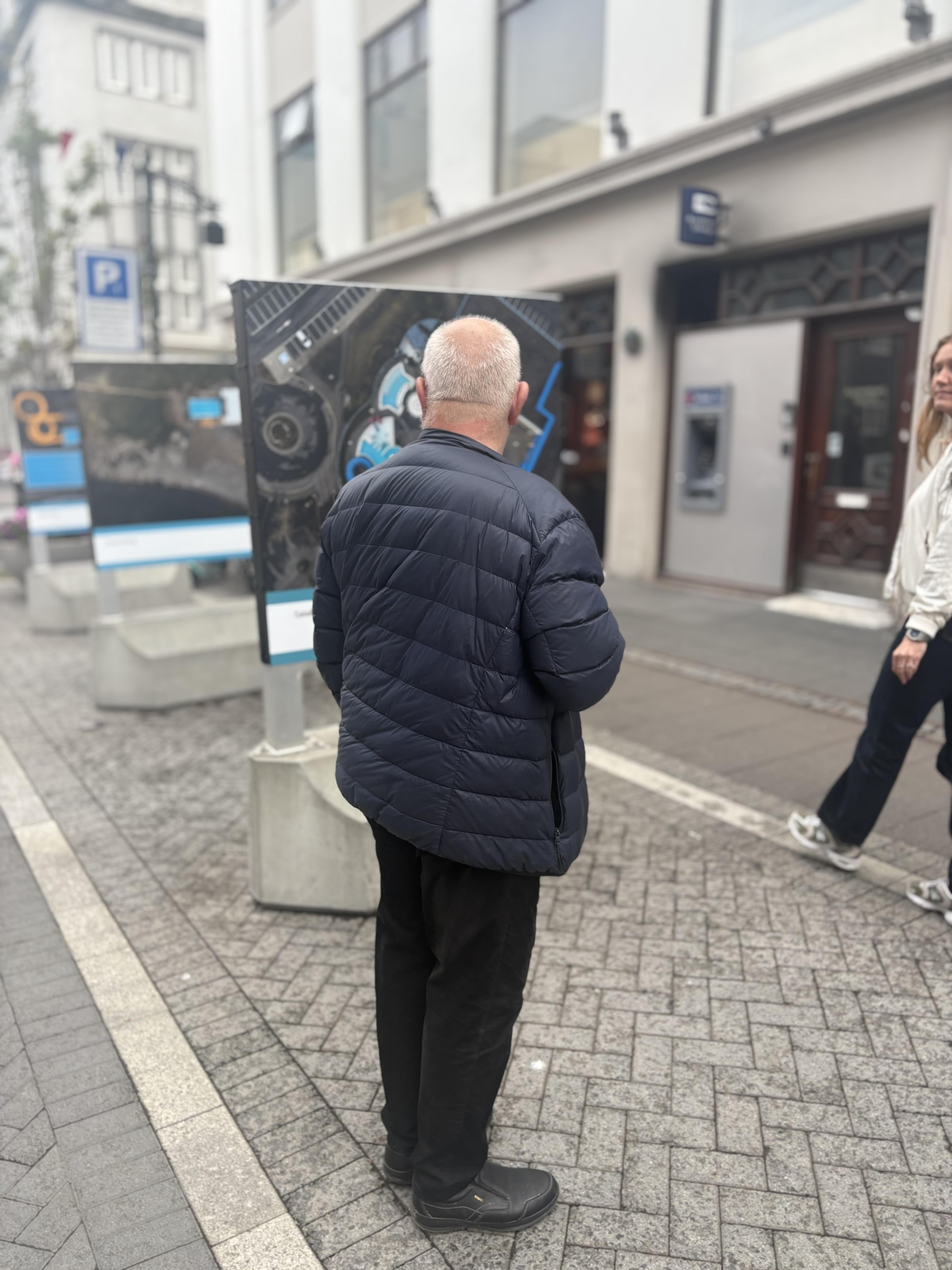 Ljósmyndasýning eftir Braga Þór Jósefsson hefur opnað í Austurstræti.