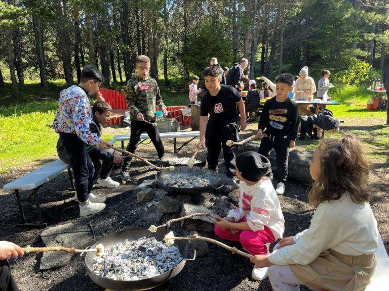 Flóttafólk frá Palestínu í skóla- og fjölskyldumiðstöð