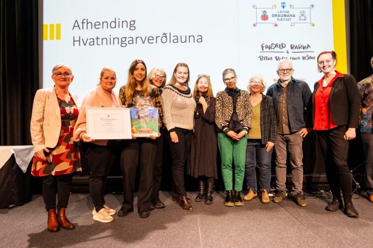 Melaskóli receiving their award.