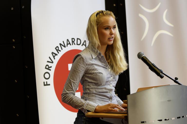 Úlfhildur Elísa Hróbjartsdóttir from the Peer Education Center presents at Prevention Day 2025. 