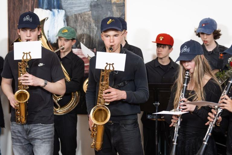 The Vesturbær and Miðbær school band won the 2025 Icelandic Education Awards. Photo taken at Bessastaðir.
