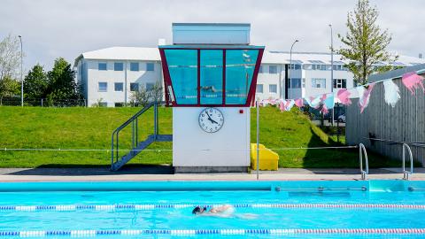 25-meter pool and watchtower in Vesturbæjarlaug Pool