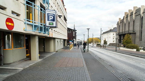 Traðarkot bílahús