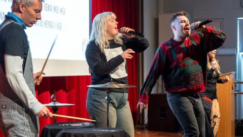 Celebs flytja lag Barnamenningarhátíðar 2024 í Hlíðaskóla