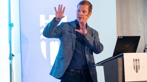 Óli Örn Eiríksson, segir frá uppbyggingu atvinnulóða