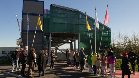 Pedestrian bridge over Sæbraut officially opened