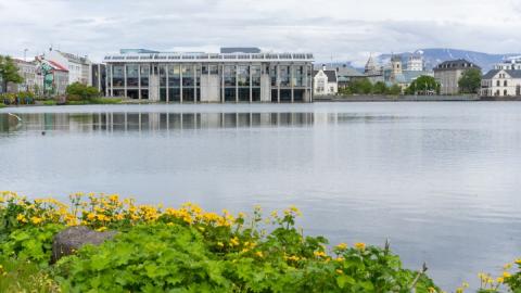 Ráðhús Reykjavíkur við Tjörnina