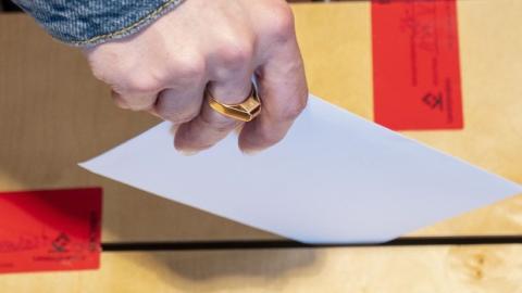 Kosið í kosningum